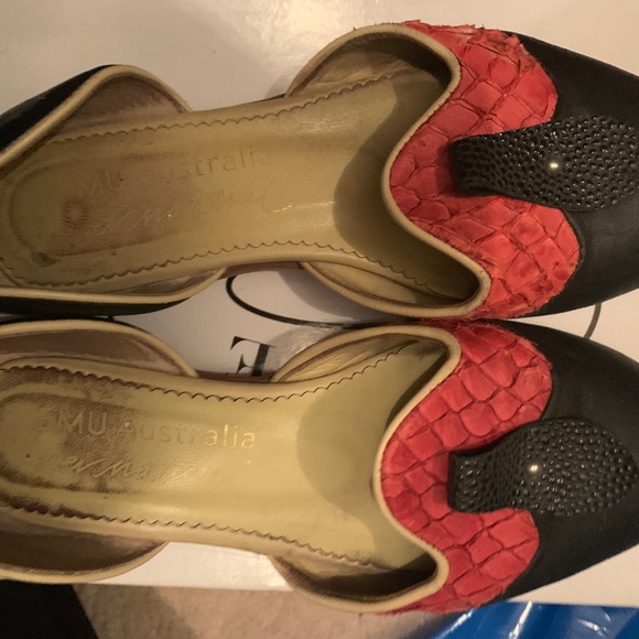 Flats - Picture 1 of 2